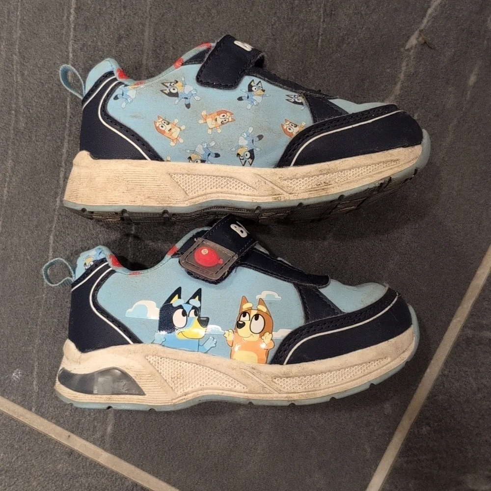 Bluey Lighted Sneaker Toddler Size 8